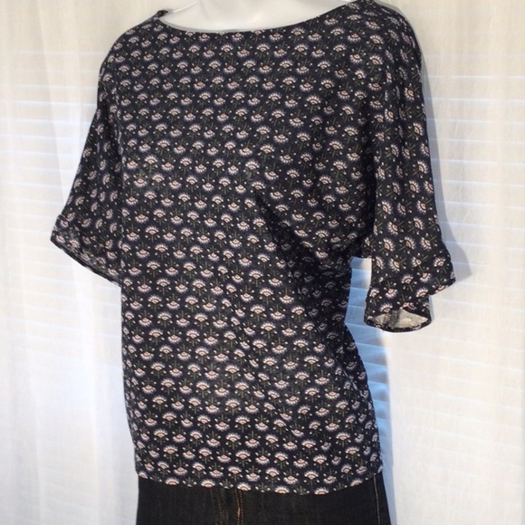 LOFT Outlet Crop Floral Ruffle Sleeve Tee Sz S - Picture 2 of 9